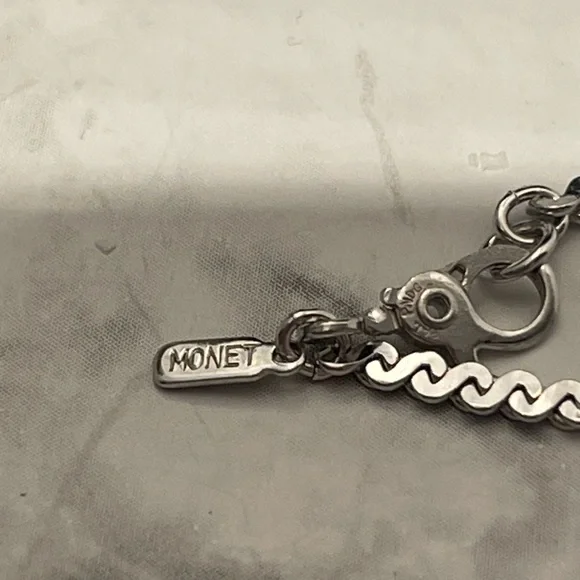 Vintage signed monet silver tone bracelet - Picture 4 of 5
